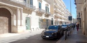 ad-maiora-immobiliare-prestigioso-locale-commerciale-su-due-livelli-in-centro-a-bitonto